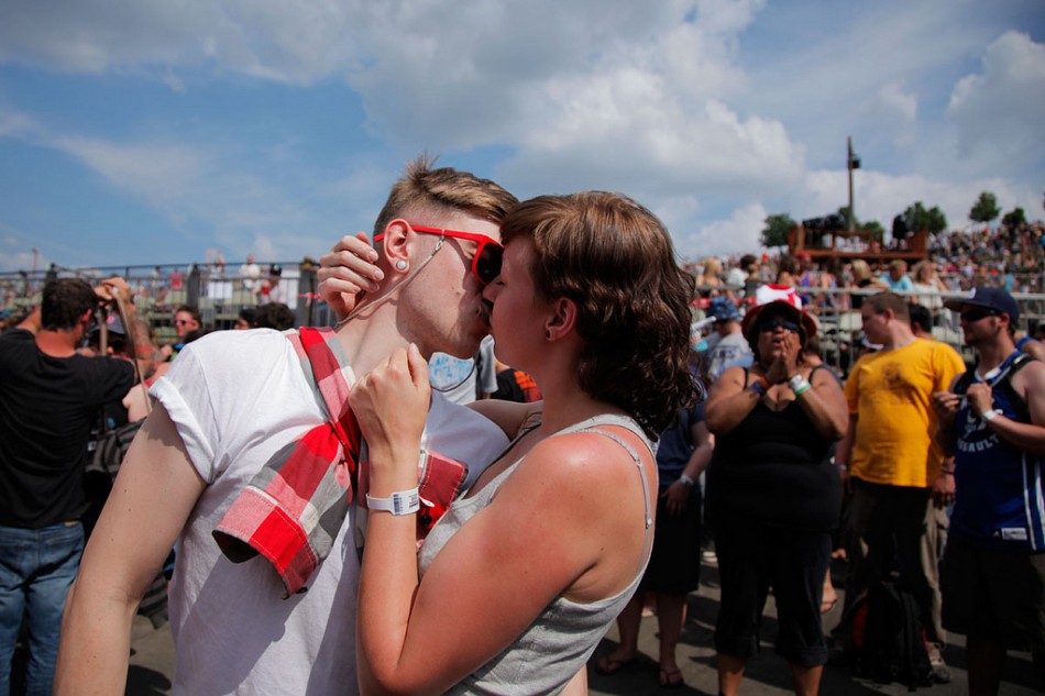 Chromeo Kiss